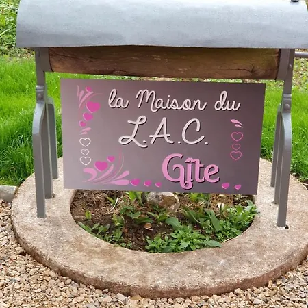 Gîte de la Maison du L.A.C Simard Extérieur photo